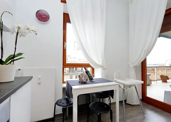 Ych-Trastevere Cozy Flat For 8 People
